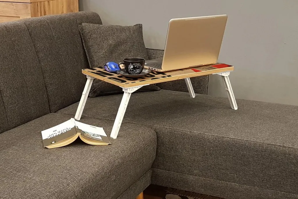 Table d'ordinateur portable en pin massif Gusto 766 Atlantic 60x35 cm