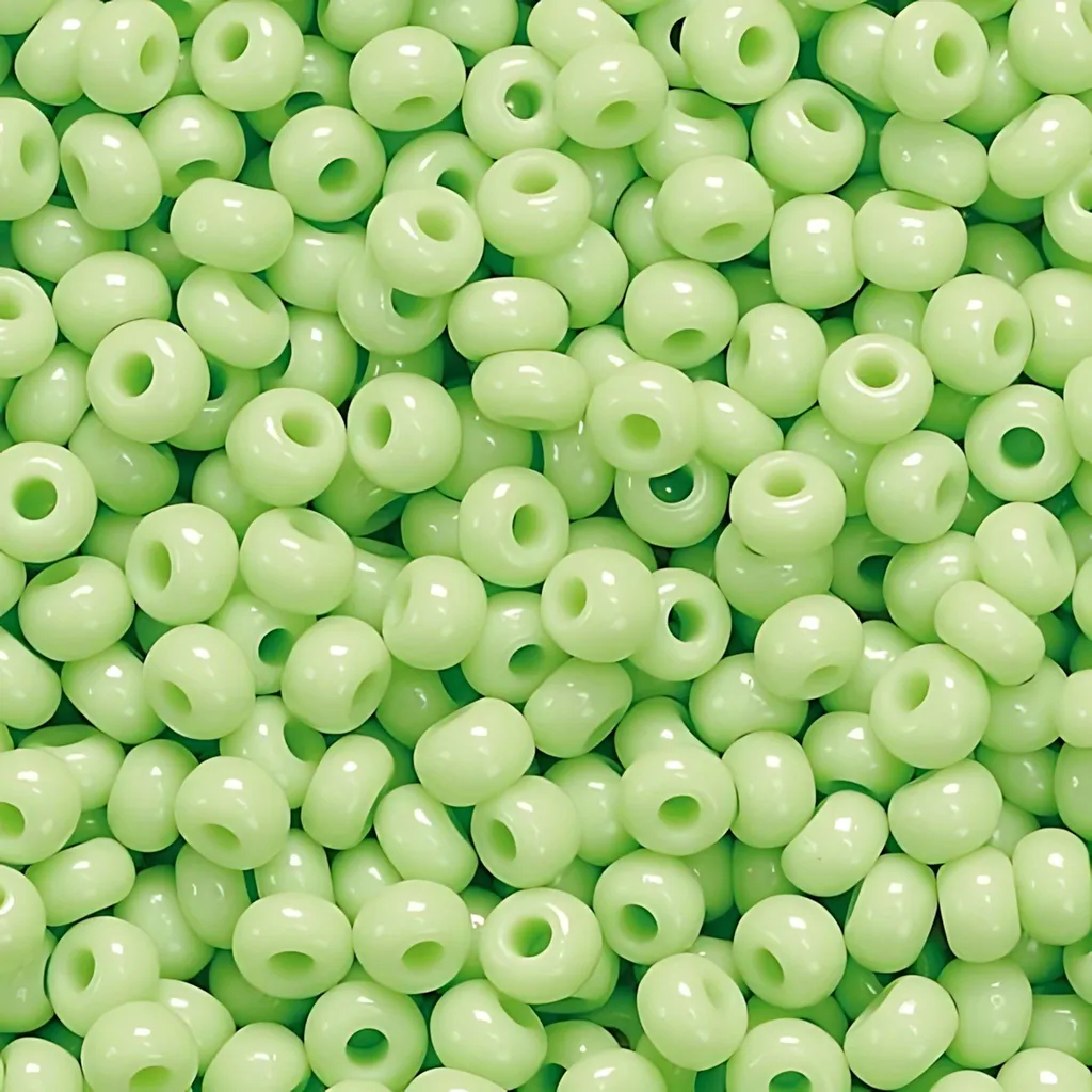 Rocailles de Bohème vert mai Ø 2,5 mm : éclat et finition haute qualité