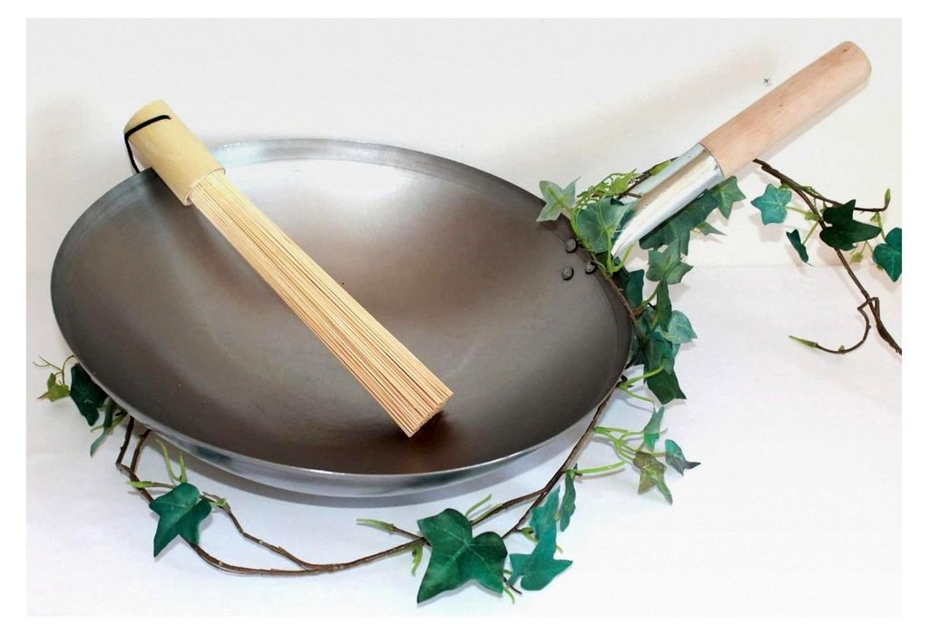 Wok mit ca. 30 cm Durchmesser und rundem Boden für Gasherde