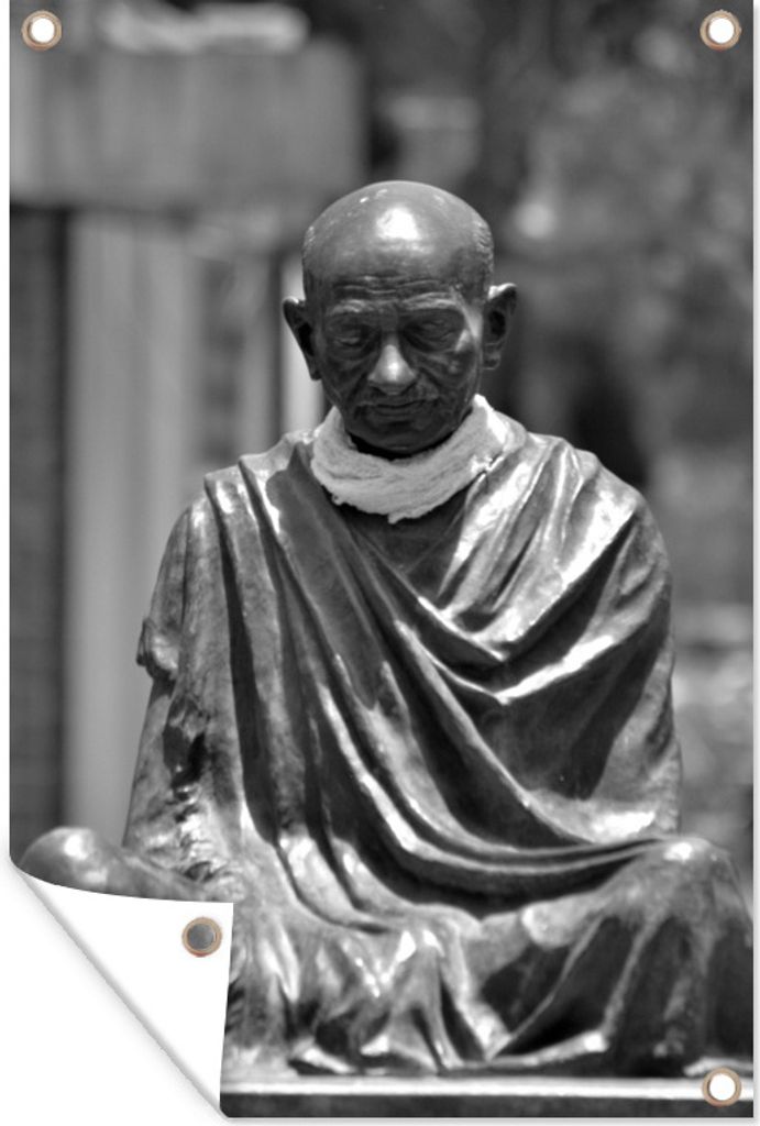 MuchoWow 40x60 cm Outdoor-Poster Gartendeko Sichtschutz Garten Poster für den Garten Ein Schwarz-Weiß-Foto der Statue von Ghandi