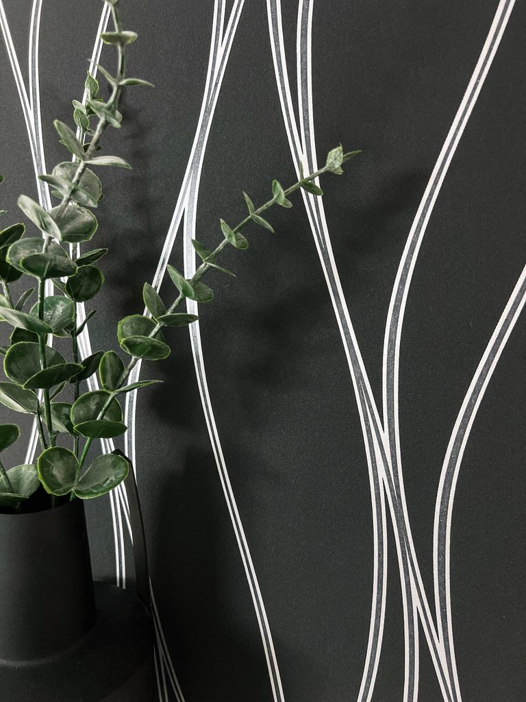 NEWROOM Tapete Schwarz Vliestapete Streifen - Streifentapete Modern Silber Grau Linien Wellen Streifenmuster Grafisch gestreifte Tapete