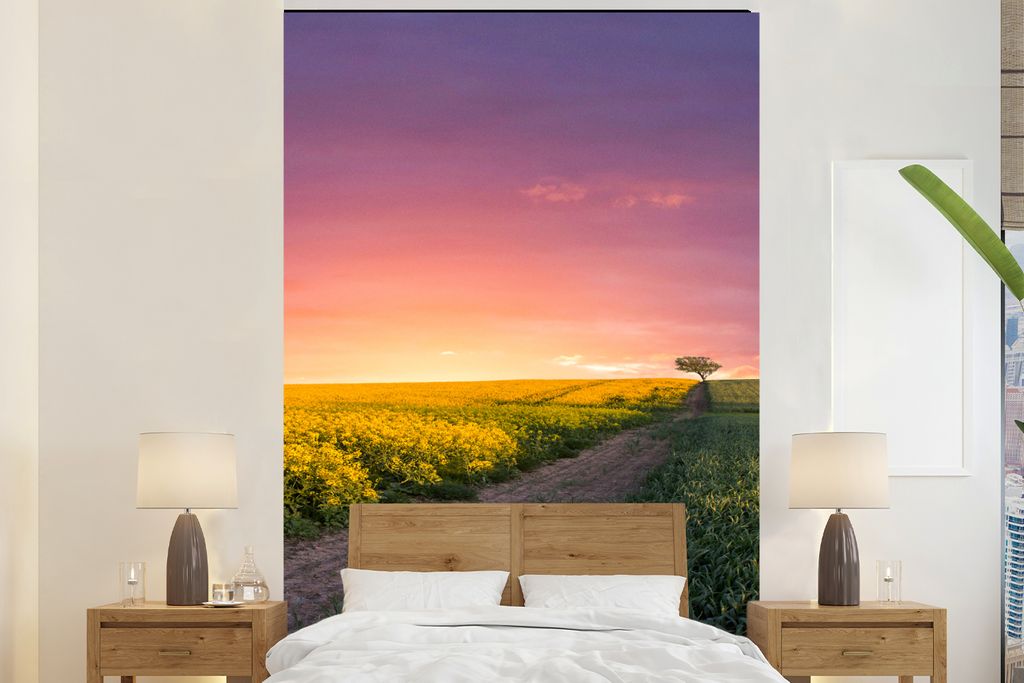 MuchoWow Fototapete für Wohnzimmer oder Schlafzimmer Wandtapete Vinyl Motivtapete Blumen - Straße - Himmel - Gelb - Lila - Sonnenuntergang - Na...