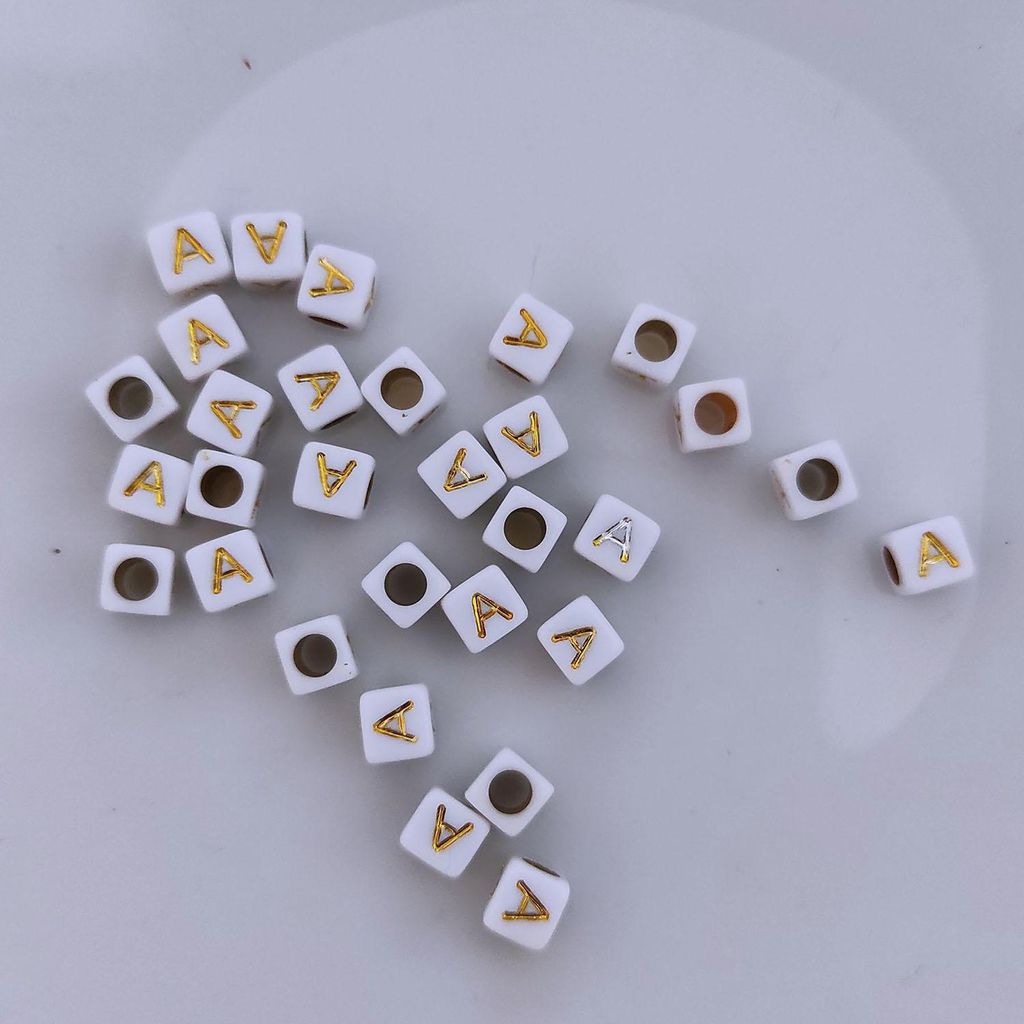 Perles pour lettres, 30 pièces, 6x6 mm, blanches avec or, Image du produit 
