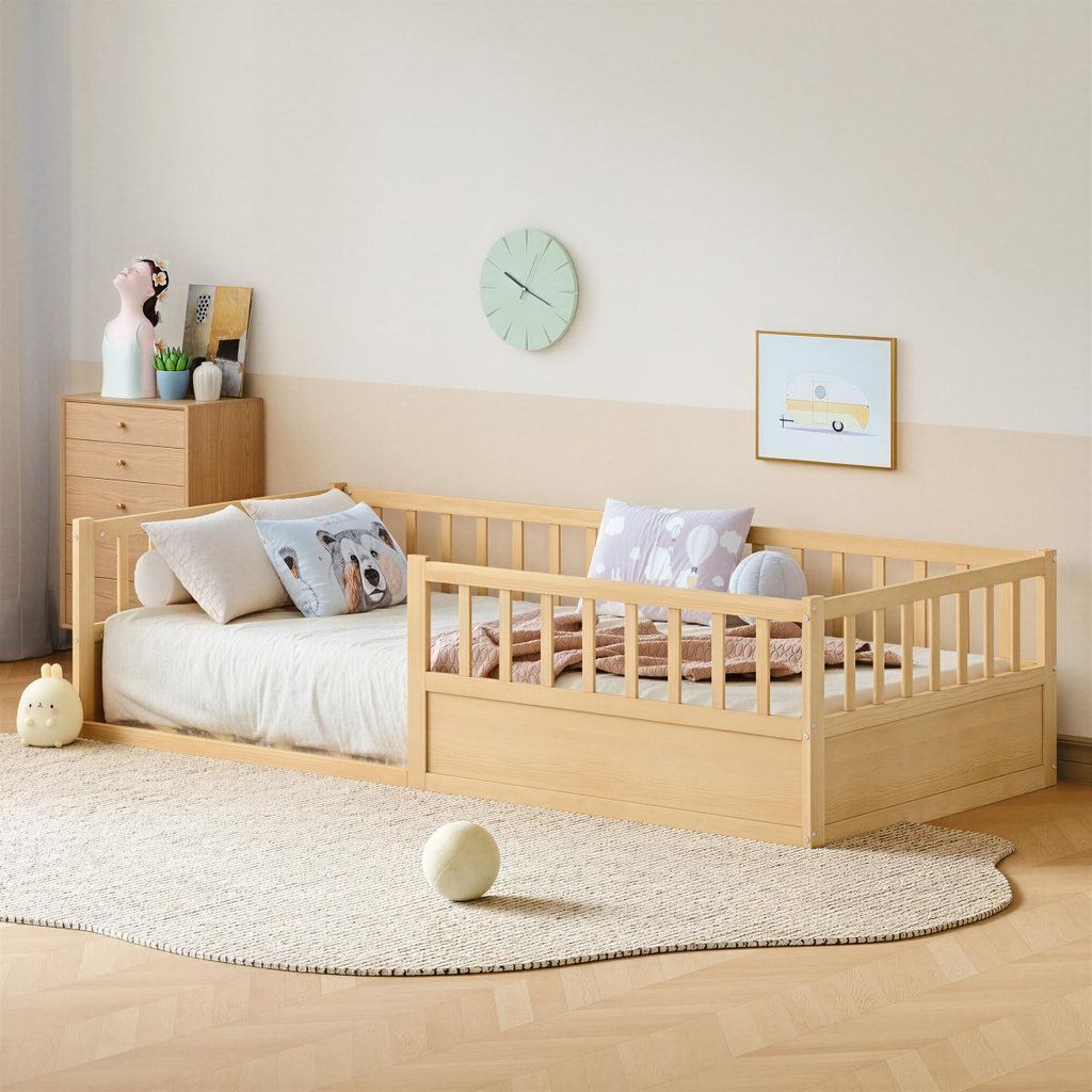 Letto per bambini in legno massello, modello a terra, Immagine del prodotto 