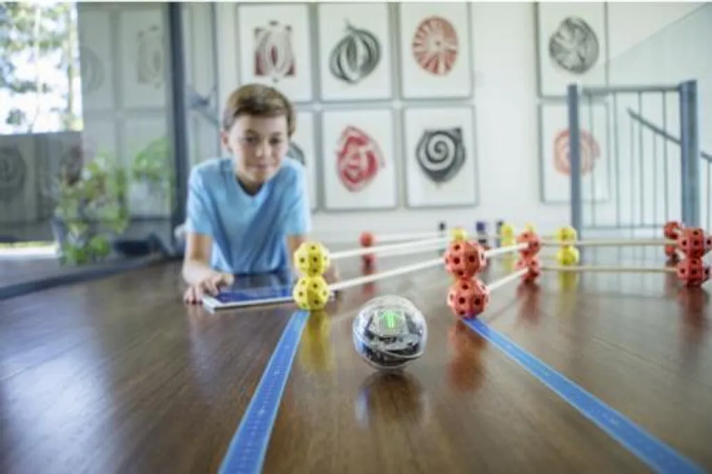 Sphero BOLT Robot Éducatif Programmable - Balle Robotique Transparente - 16