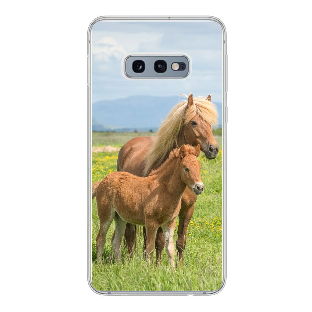 MuchoWow Handyhülle Schutzhülle Hülle für Samsung Galaxy S10e Pferde - Fohlen - Gebirge Silikon Softcase Handy Hülle - Handy