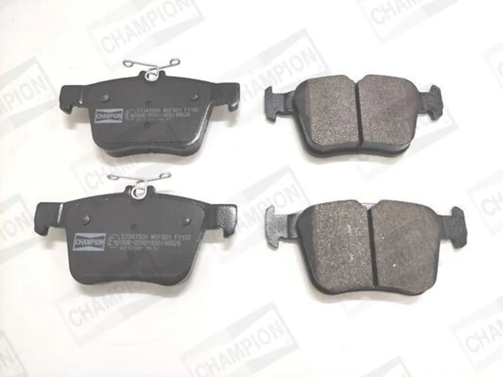 Plaquettes de frein CHAMPION 573415CH pour Audi A3 8V et Golf VII