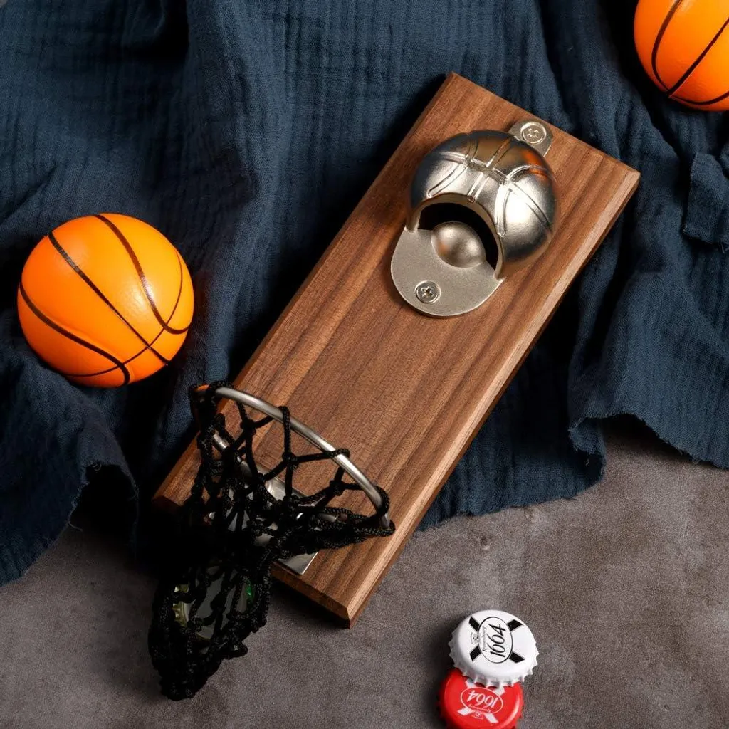 Décapsuleur magnétique basketball en bois et métal avec bac réceptacle