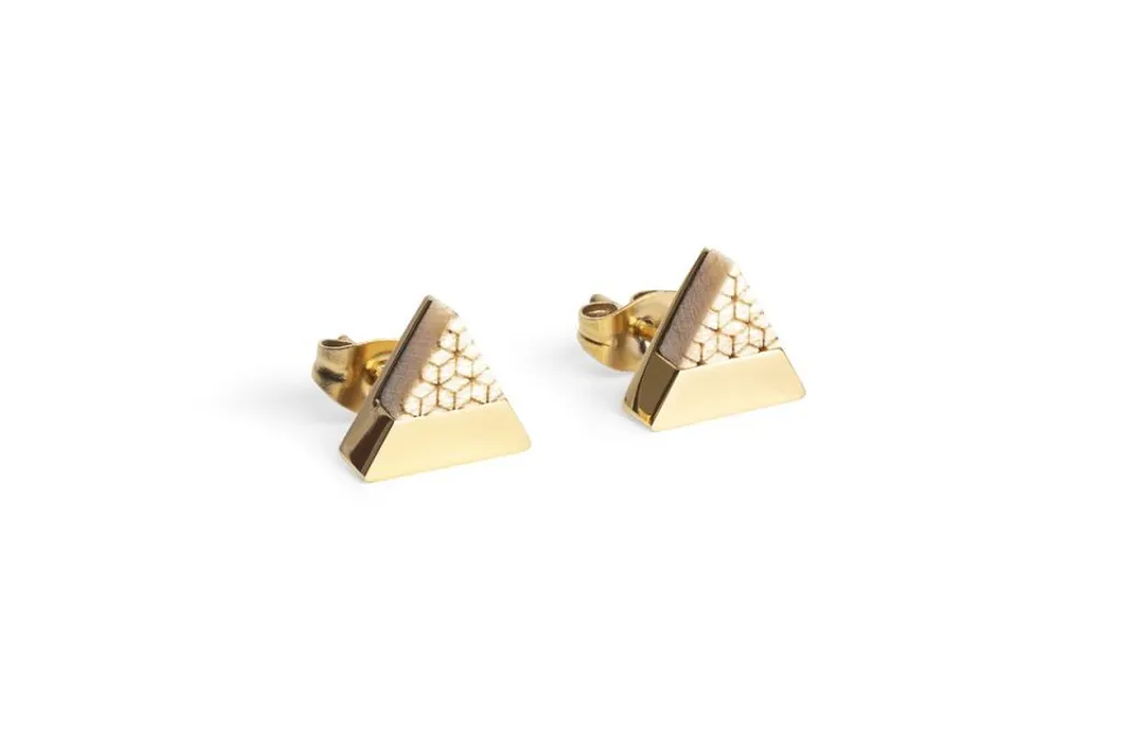Orecchino da donna BeWooden con dettaglio in legno Orecchini Virie a triangolo
