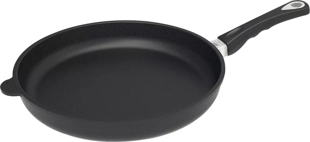 Grande poêle à frire 32cm AMT Gastroguss pour une cuisson homogène