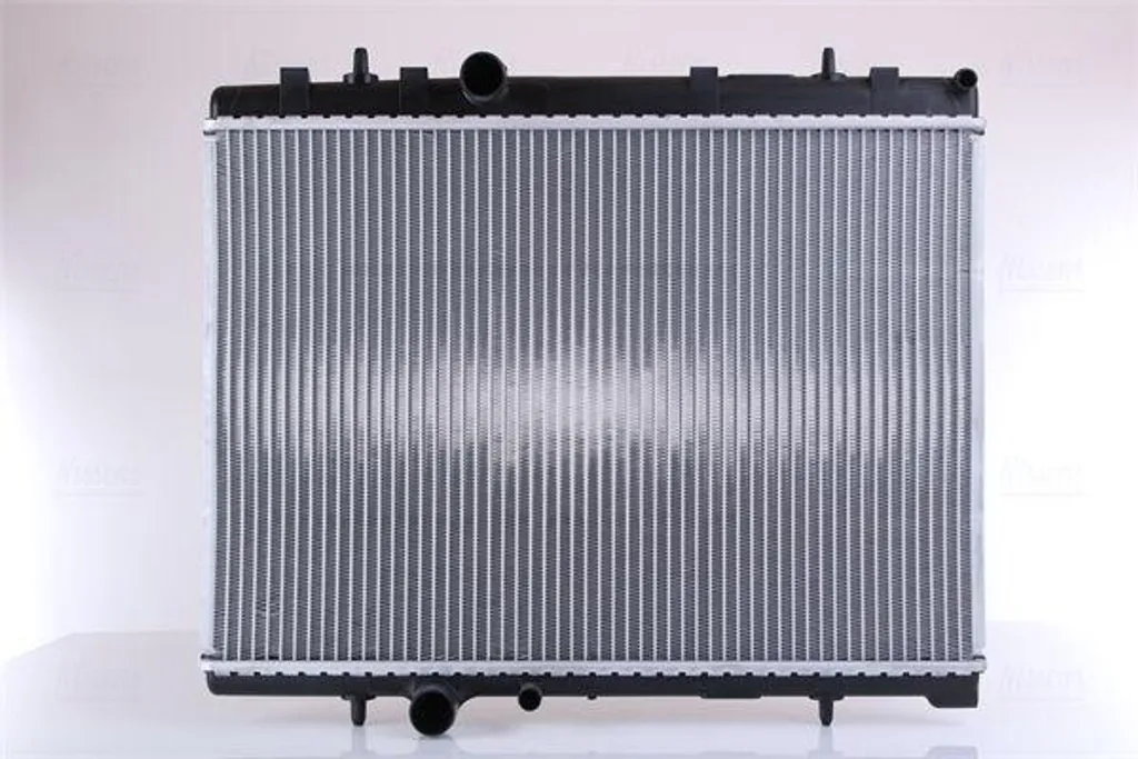 Évitez la surchauffe moteur avec le radiateur Nissens 63608A pour 407 C5
