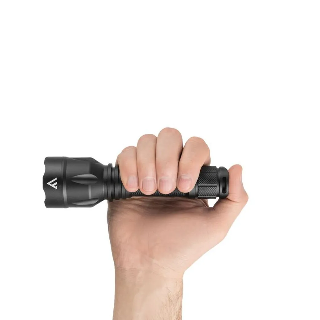 Lampe torche LED tactique Mactronic 1550 lumens noire haute intensité