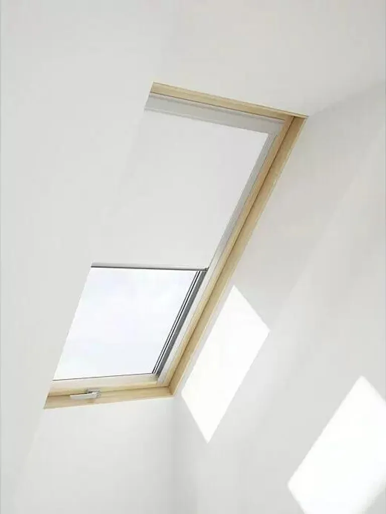 Rideau de toit occultant 55x78 cm blanc compatible Fakro et Velux