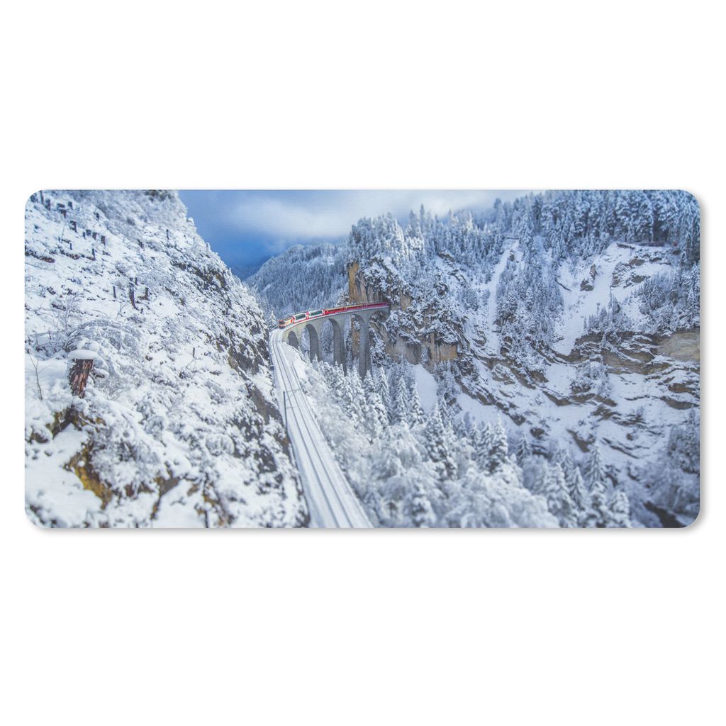 MuchoWow Schreibtischunterlage Mit dem Zug durch die Winterlandschaft der Schweiz 80x40 cm - XXL Mauspad - Gaming Mauspad