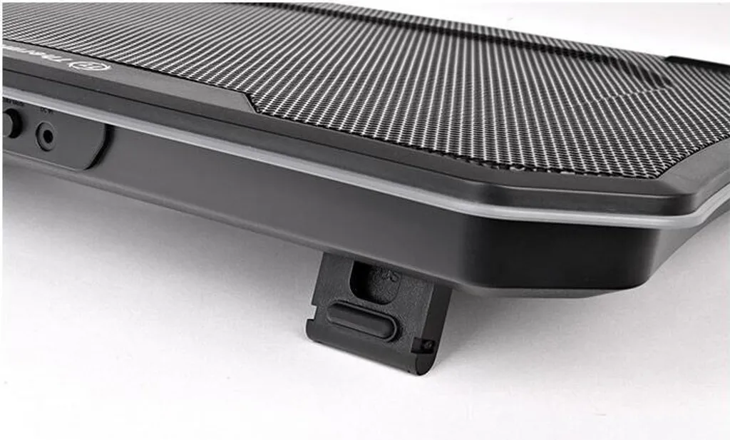 Support Ventilé RGB pour PC Gaming 19 Pouces Thermaltake Massive 20