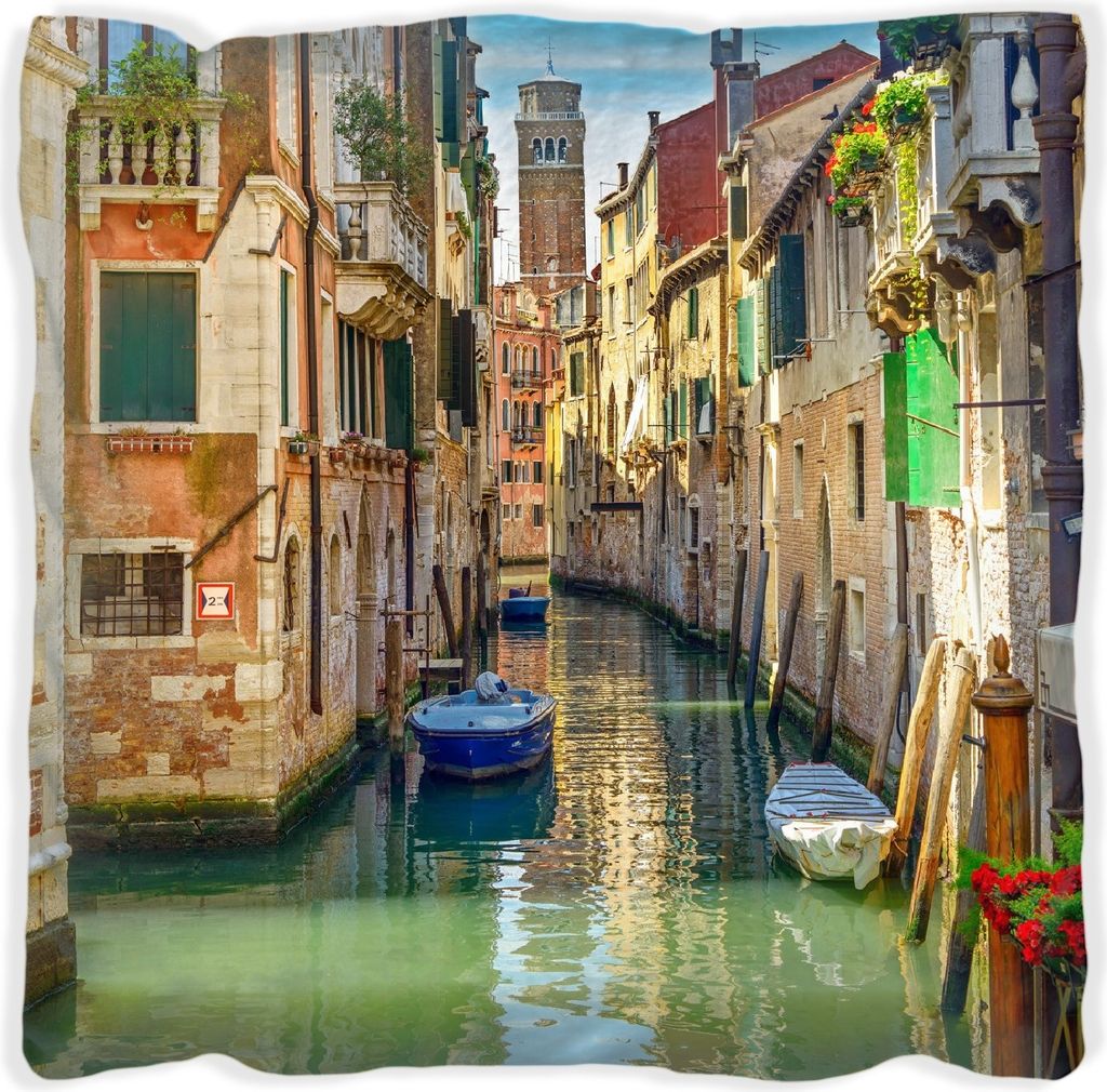 Wallario Premium Kissen, weiche Oberfläche, mit Motiv Urlaub in Venedig Kanal zwischen bunten Häusern, Größe: 40 x 40 cm, mit weißer Rückseite