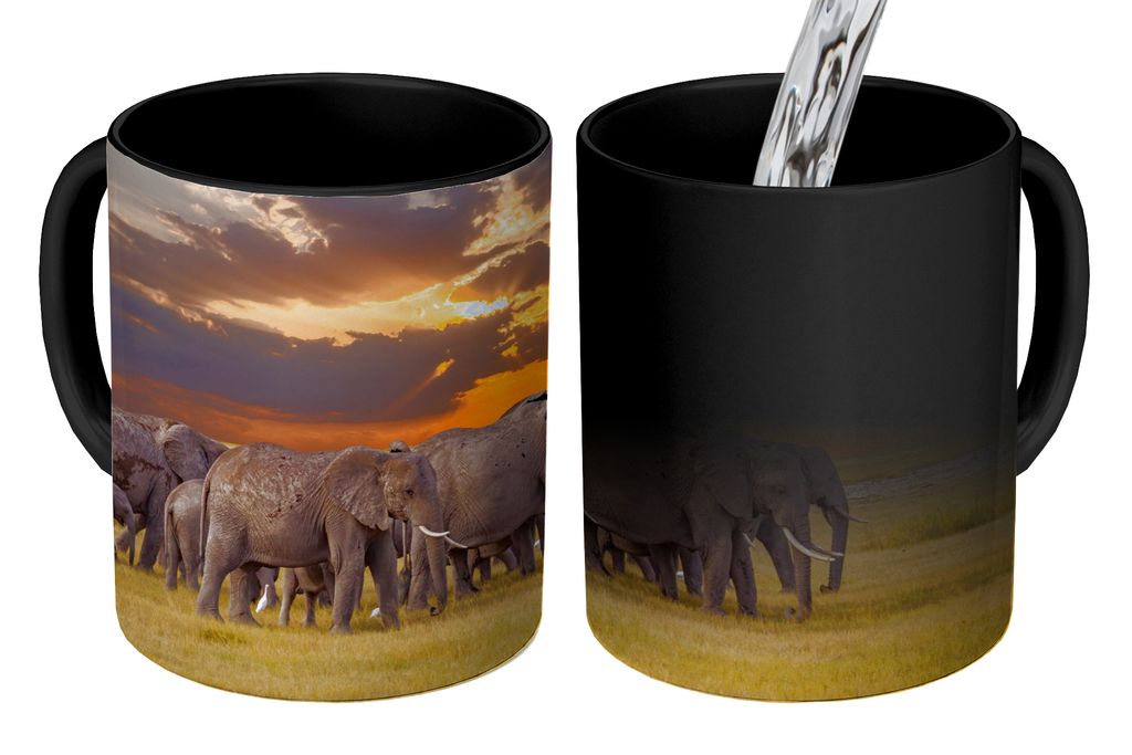 KitchenYeah Zauber Tasse Zaubertasse Magic Elefant - Tiere - Gras - Sonnenuntergang - Natur 350 ml Farbwechsel Becher Geschenk Geschenkidee - Mag...