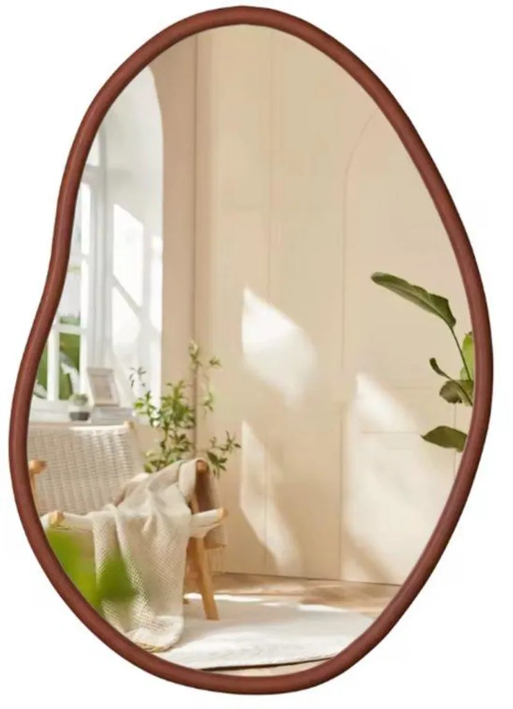 Miroir asymétrique bois 56 x 82 cm : fini les murs vides et sans vie
