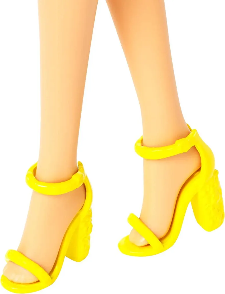 Barbie avec Tenues Interchangeables pour Créer des Histoires de Mode GDJ40