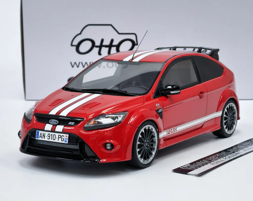 Miniature Ford Focus MK2 RS 2010 Rouge 1/18 Ottomobile OT1007 de Collection
