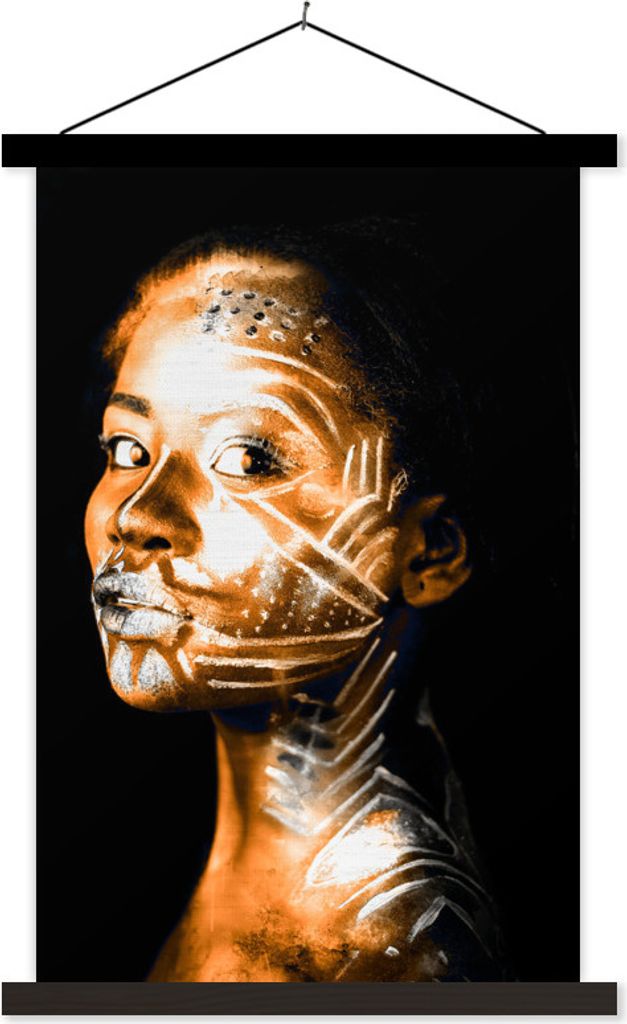 MuchoWow Textilposter Frau - Lehm - Muster 60x90 cm mit schwarzem Rahmen - Poster Wohnzimmer