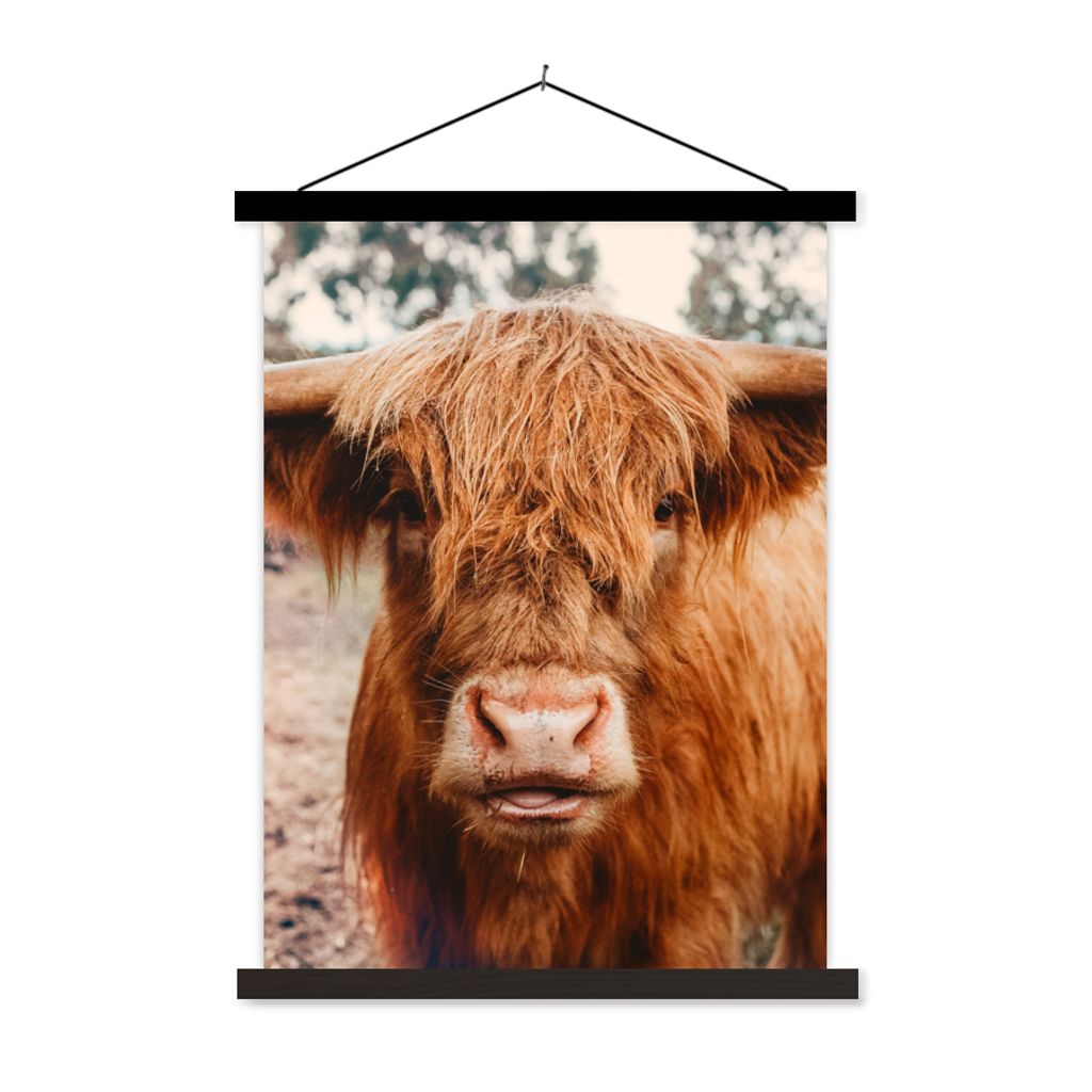 MuchoWow Textilposter Kuh - Schottischer Hochländer - Hörner - Braun - Landschaft 40x53 cm mit schwarzem Rahmen - Abbildung
