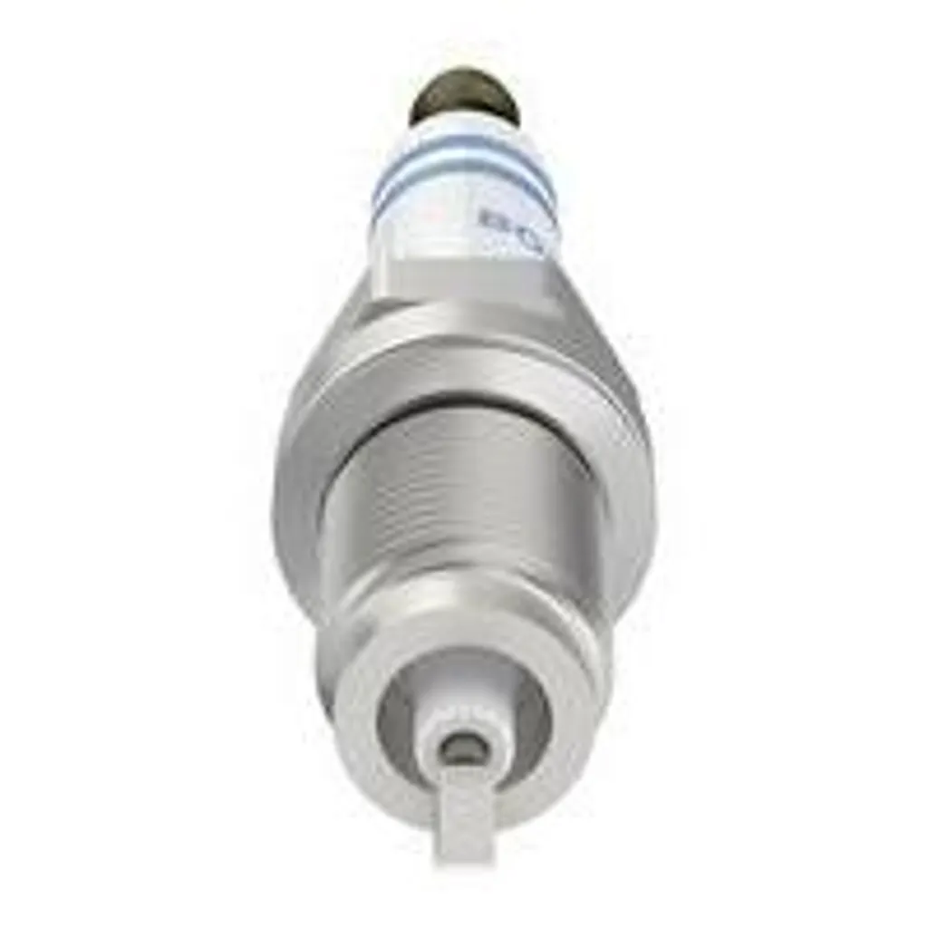 BOSCH 0 242 236 530 Candela di accensione Nikel OE 101905601F compatibile con Altea, Altea XL, Leon, Toledo, Fabia, Roomster, Caddy, Fox, Golf Plus, Golf VI, Jetta, Polo 9N, Polo 6R