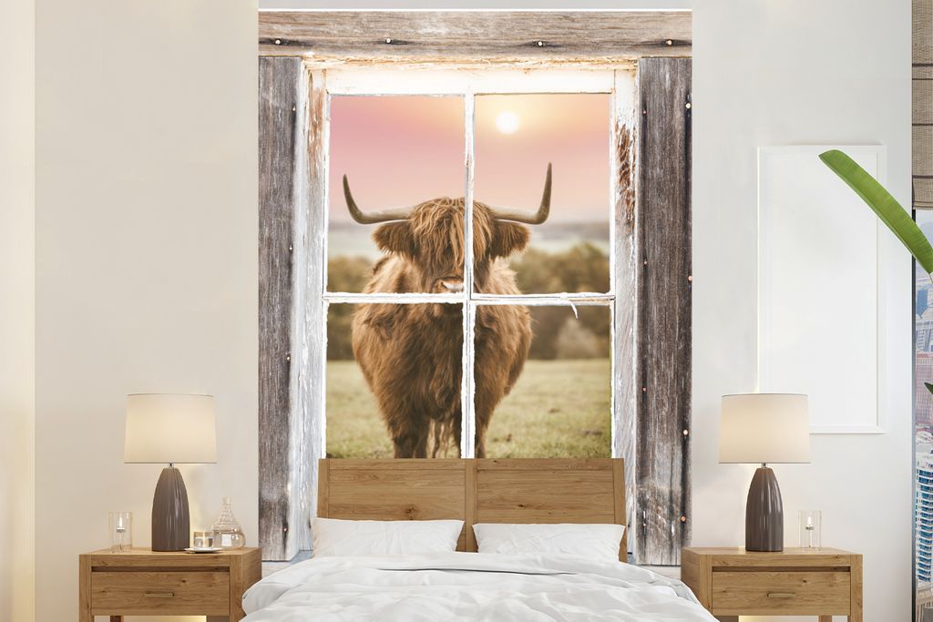 MuchoWow Fototapete für Wohnzimmer oder Schlafzimmer Wandtapete Vinyl Motivtapete Schottischer Highlander - Ansicht - Fenster - 195x300 cm - Das...