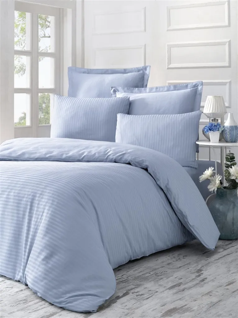 Housse de couette en coton satiné bleu pour un sommeil réparateur et frais