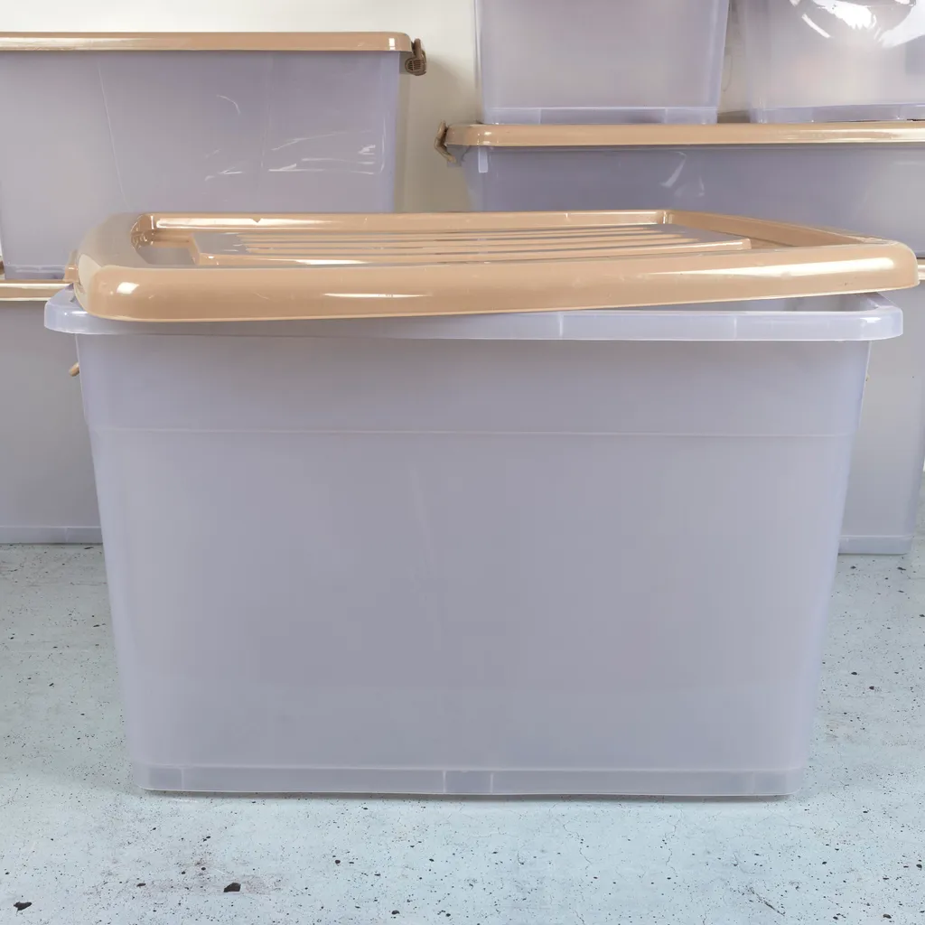 Grande boite de rangement 120L plastique empilable et ultra résistante