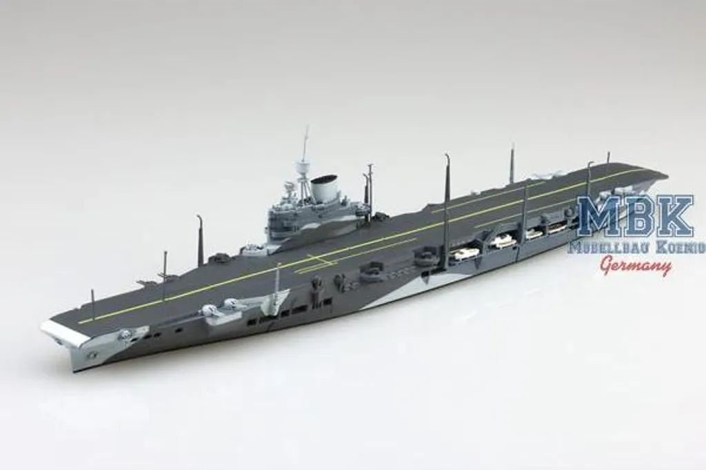 Maquette à monter Porte-avions HMS Illustrious Aoshima 718 pour Diorama 1/700