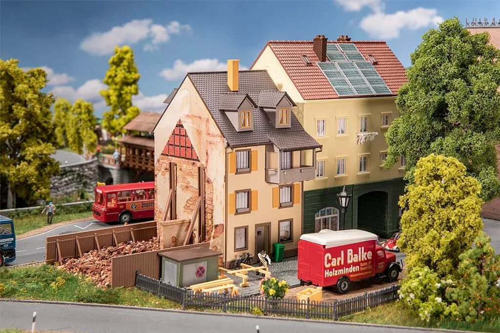 Faller 130692 Maison Ancienne H0 avec Clôture Détails Époque III 1/87