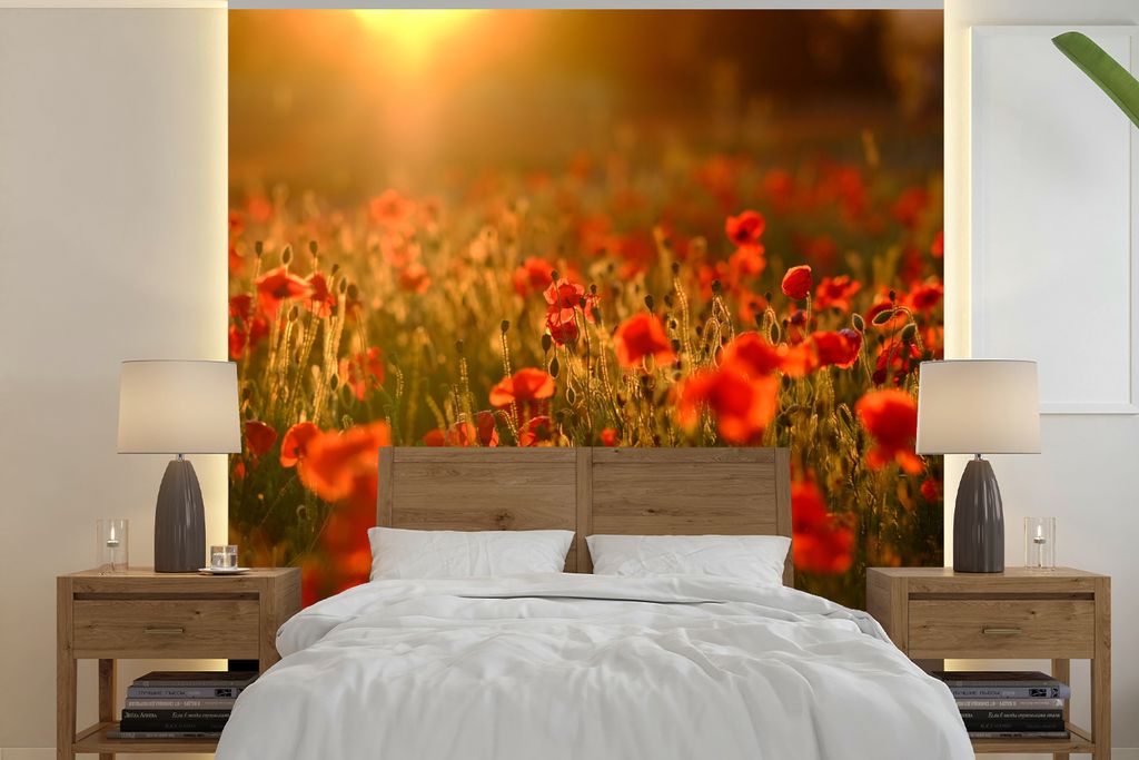 MuchoWow Fototapete für Wohnzimmer oder Schlafzimmer Wandtapete Vinyl Motivtapete Orangefarbenes Leuchten über den Mohnblumen auf dem Feld - 22...