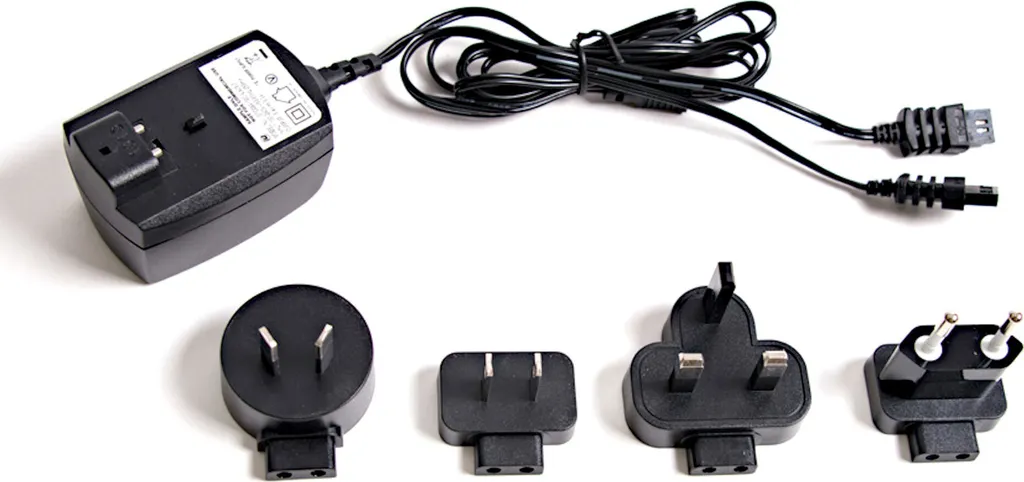 Lenz Global Charger 8.4 V avec 4 Prises Interchangeables Argent One Size