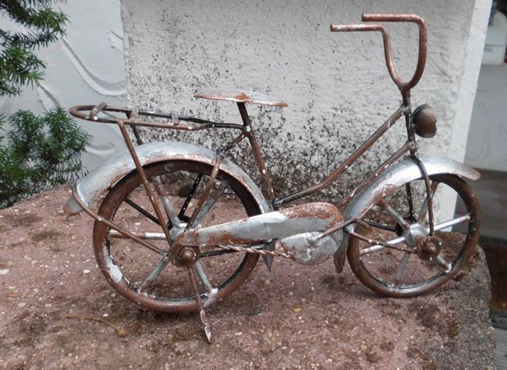 Skulptur Dekoobjekt Fahrrad Handarbeit aus Eisen Antik-Rost-Optik 27 cm