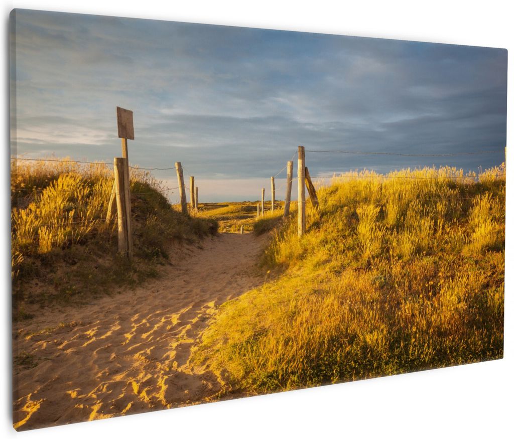 Wallario Premium Leinwandbild Düne am Strand bei Sonnenuntergang in Frankreich in Größe 60 x 90 cm