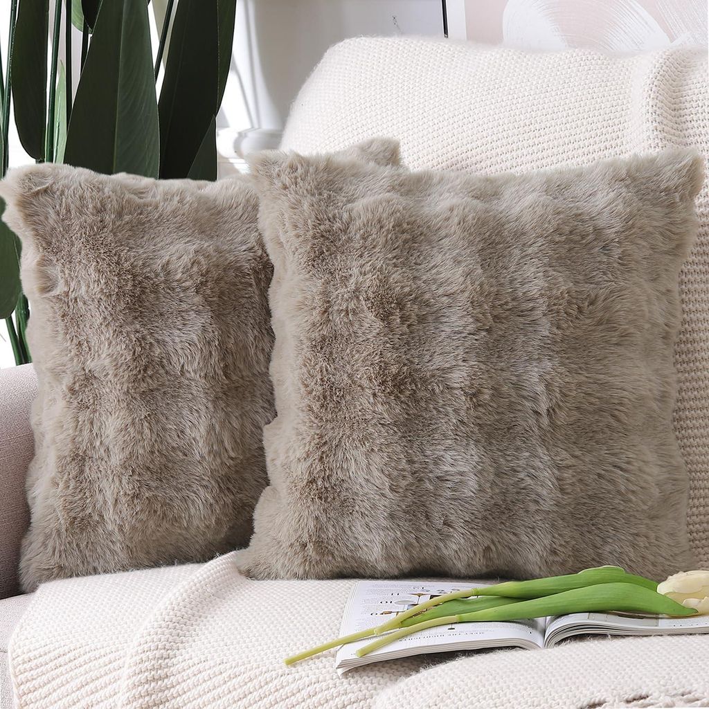 Set aus 2 weichen, flauschigen Dekokissenbezügen aus kurzem Wollsamt im n Stil für Sofa und Schlafzimmer, taupe, 65 x 65 cm