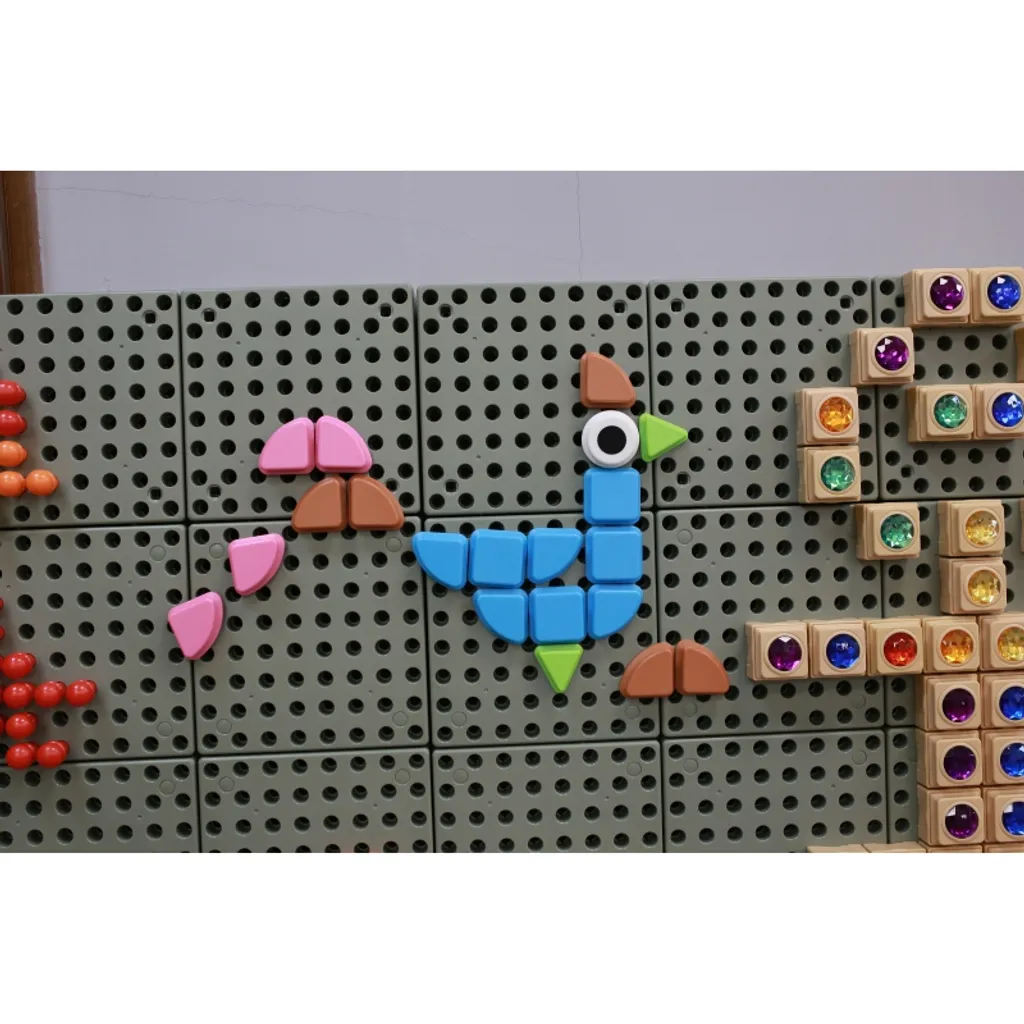 Chevilles Géométriques Masterkidz : Accessoire de Jeu Mural Educatif - 11