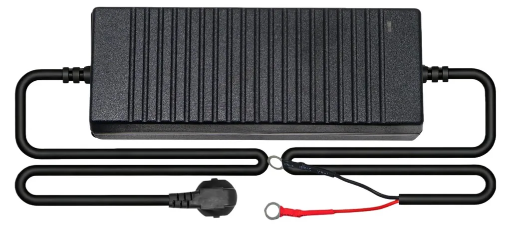 Adaptateur 12V 12A robuste contre la surchauffe et les pannes de courant