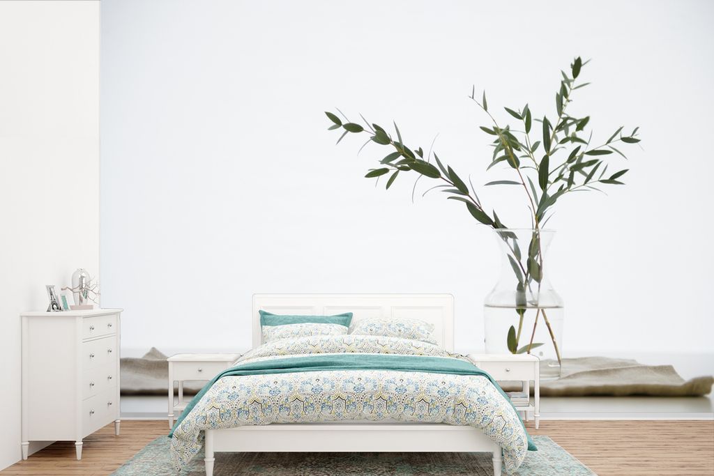 MuchoWow Fototapete für Wohnzimmer oder Schlafzimmer Wandtapete Vinyl Motivtapete Eukalyptuszweige in einer Glasvase - 420x280 cm - Zimmer für ...