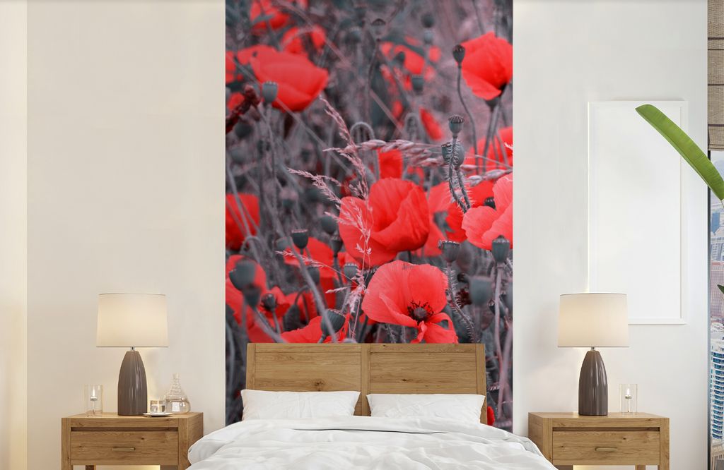 MuchoWow Fototapete für Wohnzimmer oder Schlafzimmer Wandtapete Vinyl Motivtapete Rote Mohnblumen in einem Schwarz-Weiß-Bild - 120x240 cm - Hin...