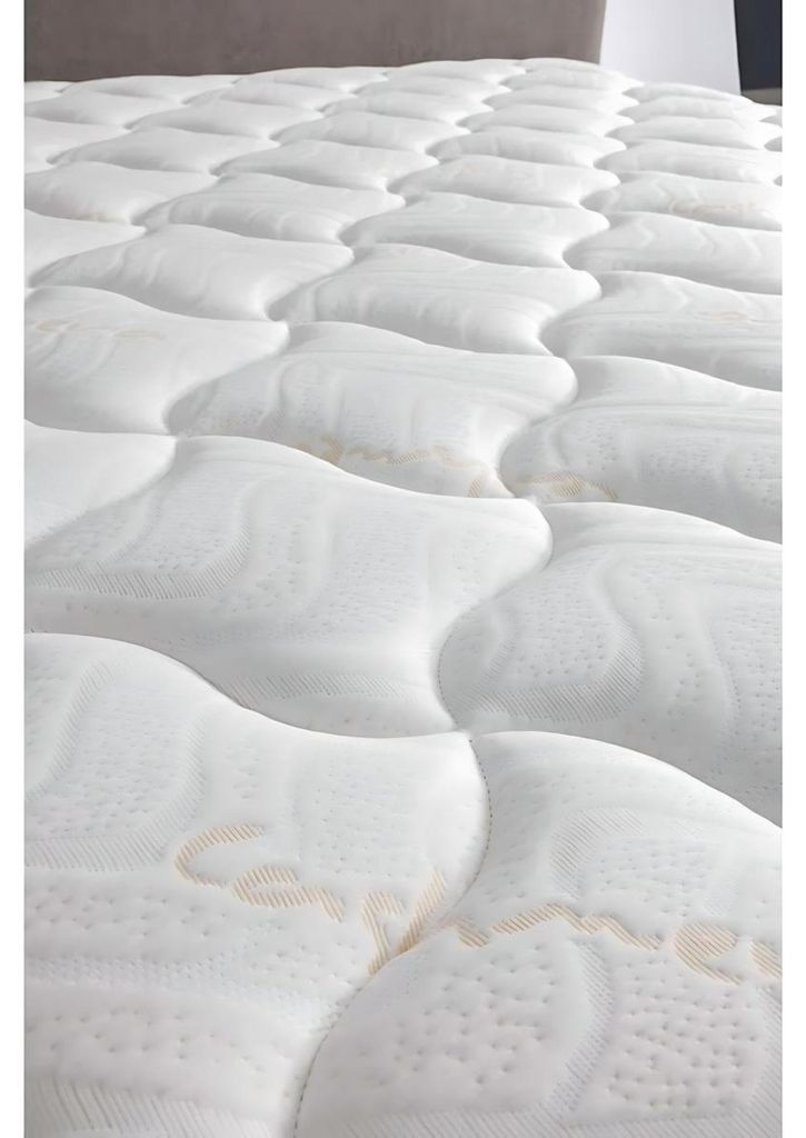 Elegantes graues Bett mit Matratze aus Textil und Holz