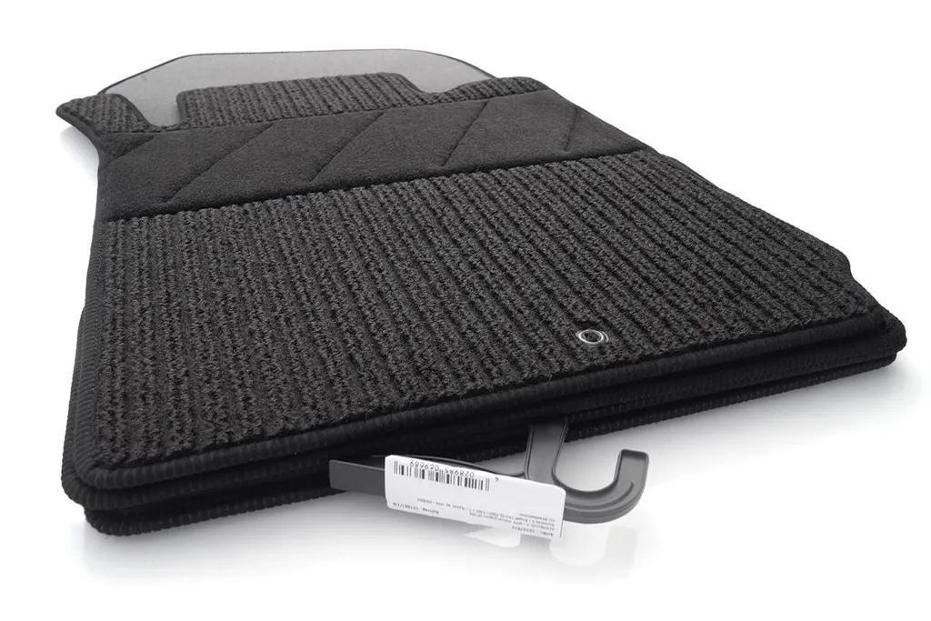 Tappetini Su Misura Mercedes Classe E W210 S210 - Tessuto Nero 4pz