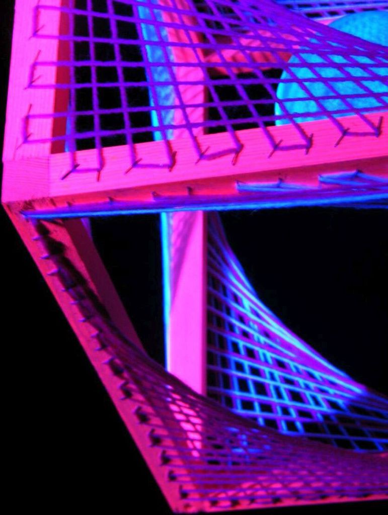 PSYWORK Schwarzlicht 3D StringArt Würfel "Pink Poison", 40cm