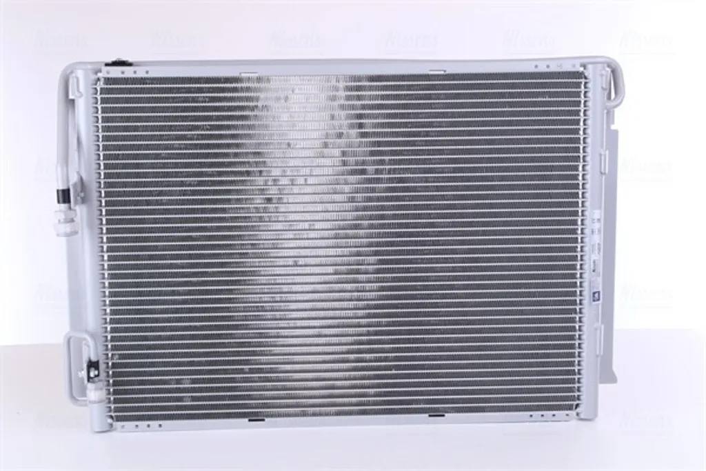 Condenseur Climatisation Volvo 240 Break P245 : Restaurez le Froid en Été