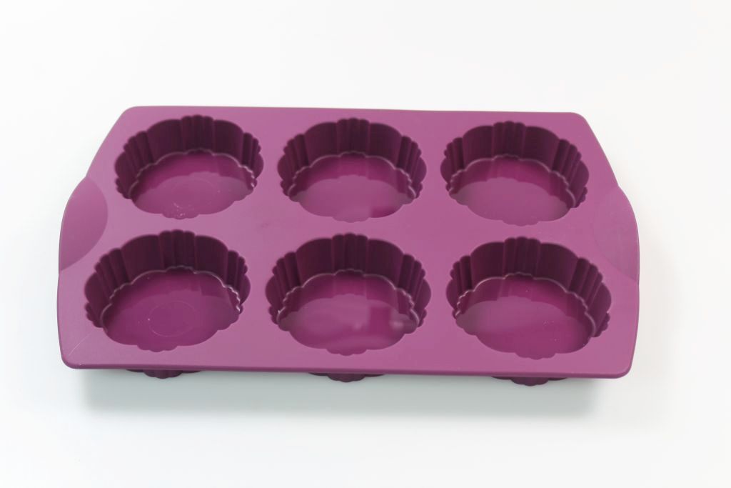 TUPPERWARE Backen Silikonform Tortelett lila Silikon Produktbild 