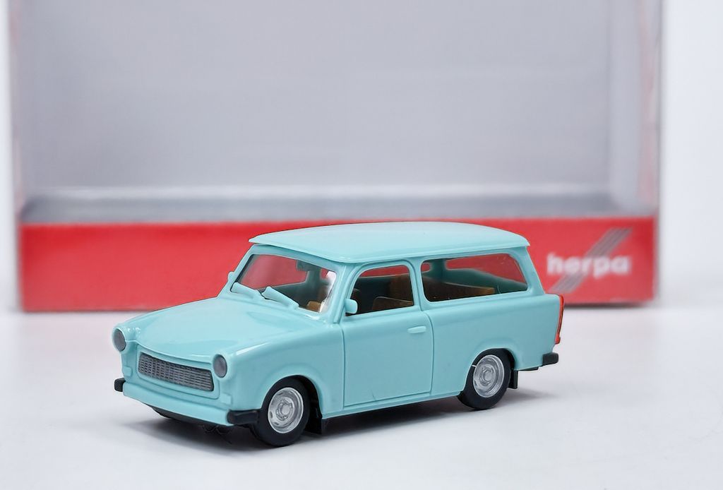TRABANT 601 S Universal blau, HER020770-007, Maßstab1/87, HERPA