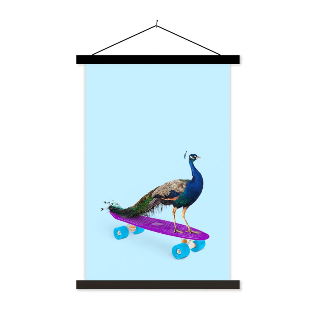 MuchoWow Textilposter Pfau - Blau - Skateboard - Tiere - Lustig 60x90 cm mit schwarzem Rahmen - Poster Wohnzimmer