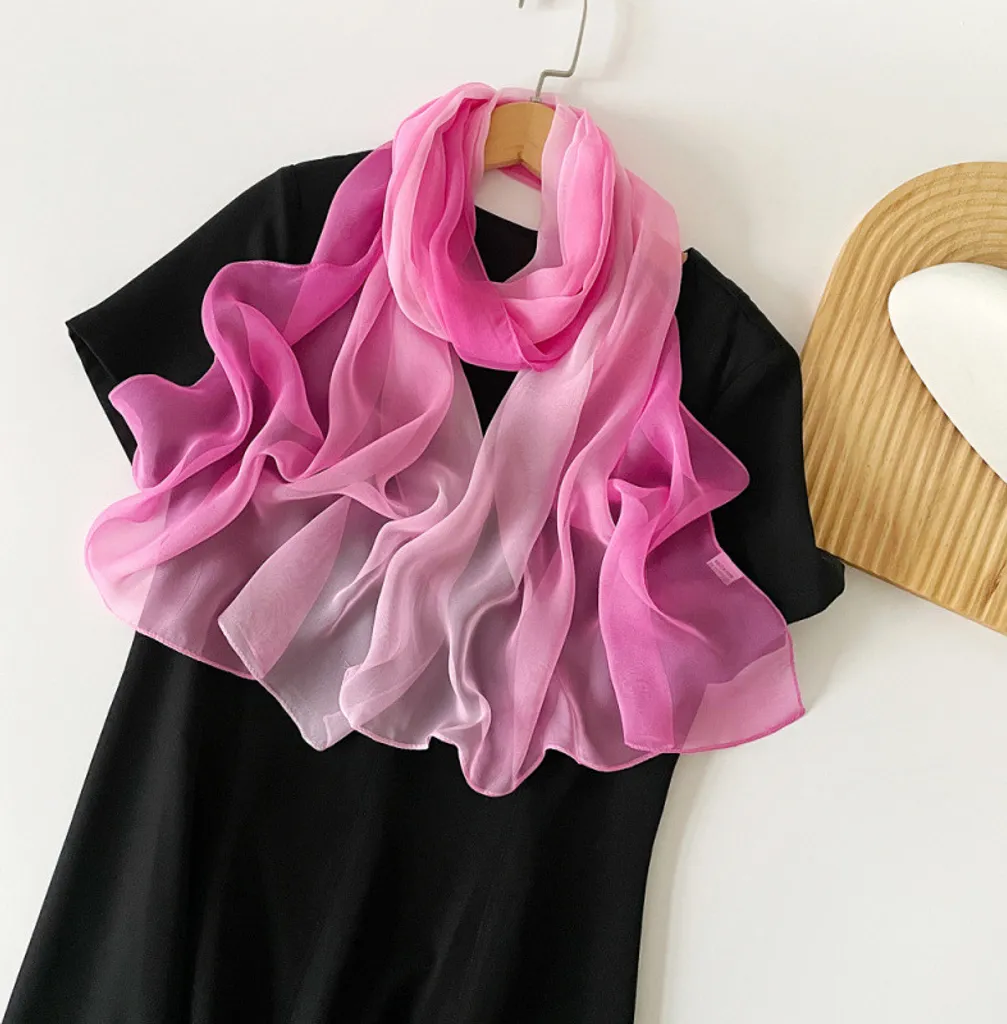 INF Sciarpa in Chiffon Rosa Perla: Tessuto Shimmer e Perle Applicate - 2