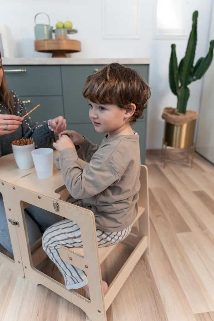 Tabouret d'observation Montessori transformable en bureau pour petit - 2